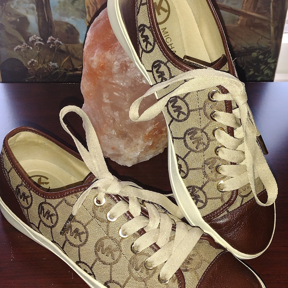 Michael Kors Size 8 Women's Leather Shoe